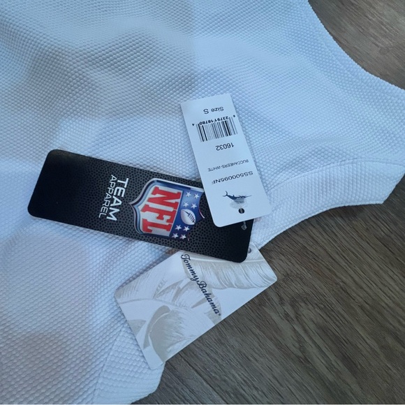 Tommy Bahama white Tampa Bay Buccaneers Island Cays Lace-Up Dress - Picture 6 of 9